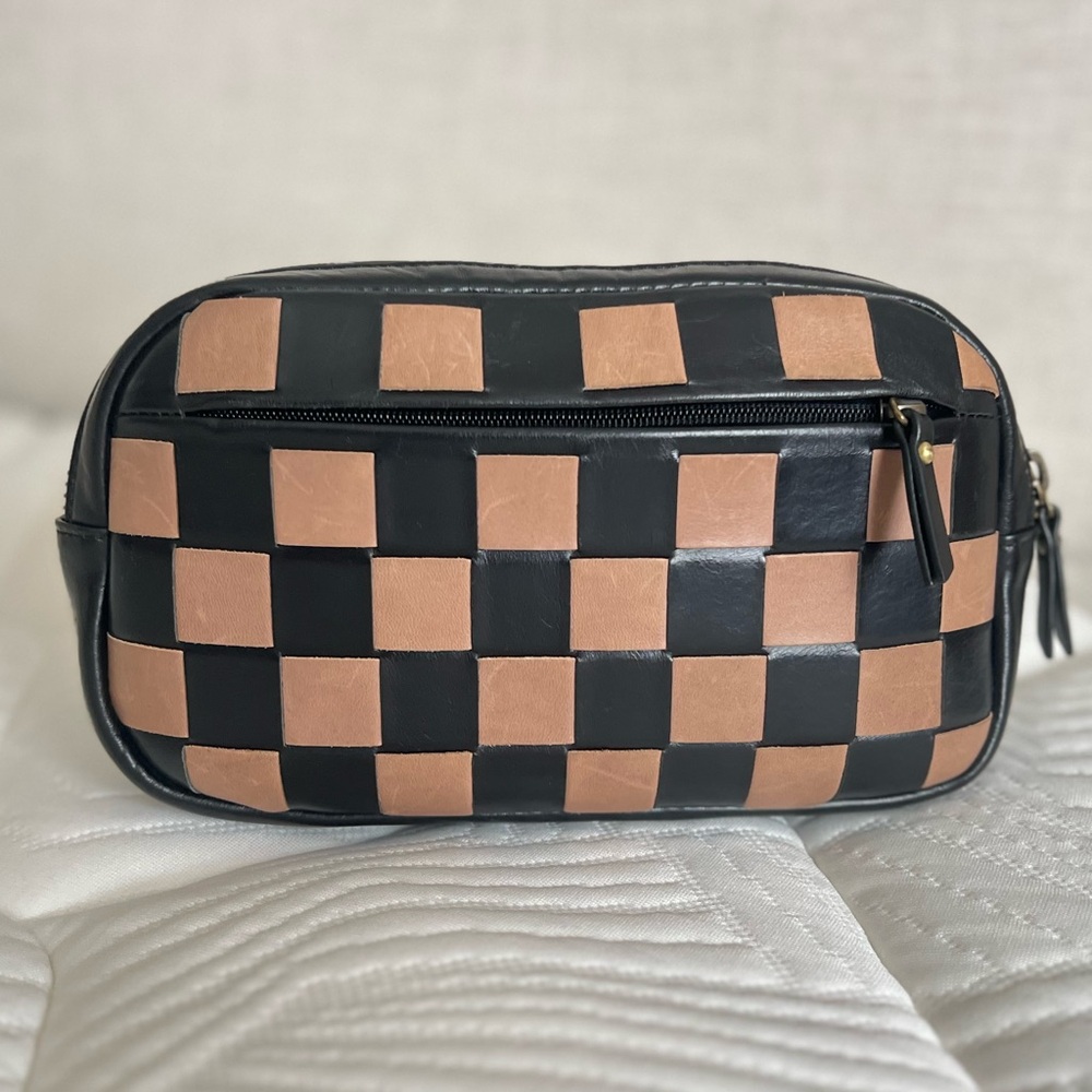 Andar: The Devin Checkered Jet Black and Dusk Crossbody Bag